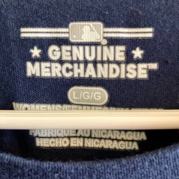 @poshizmynizz New ⭐️ Boston Red Sox Genuine Merchandise T-Shirt - Picture 3 of 3